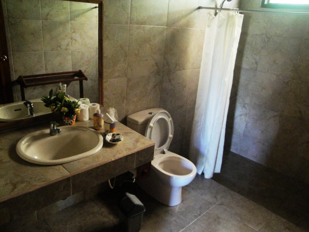 Gardenia Country Inn Tomohon Номер фото