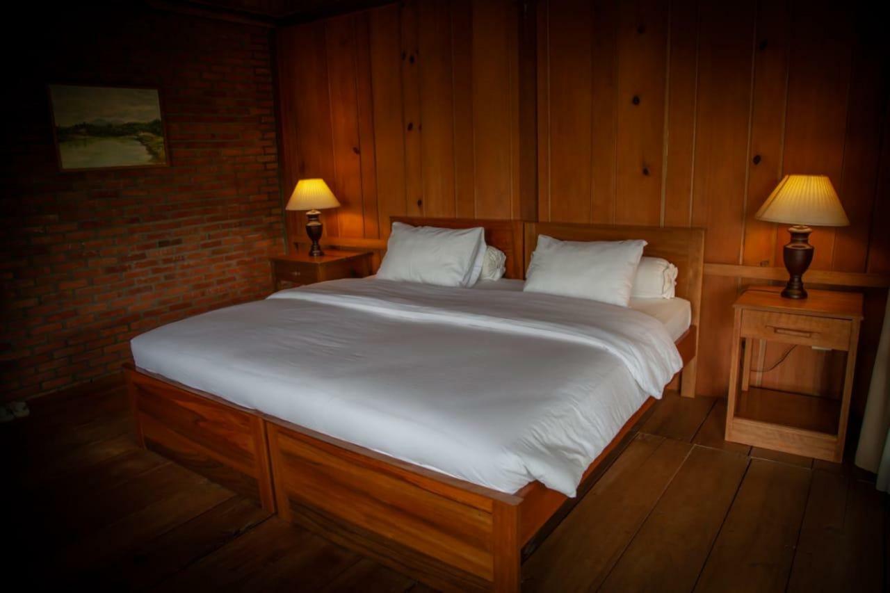 Gardenia Country Inn Tomohon Экстерьер фото