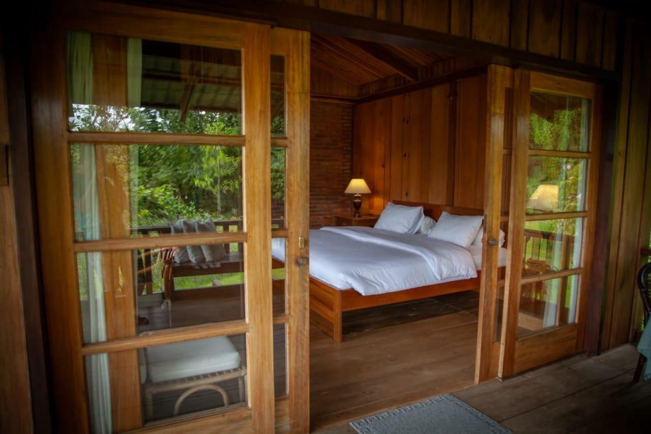 Gardenia Country Inn Tomohon Экстерьер фото