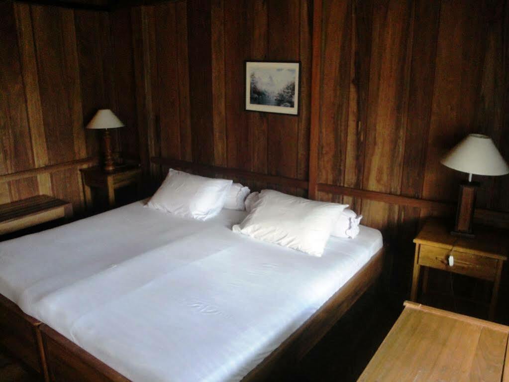 Gardenia Country Inn Tomohon Экстерьер фото