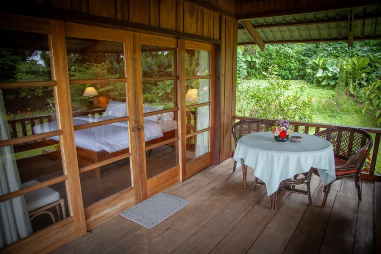 Gardenia Country Inn Tomohon Экстерьер фото