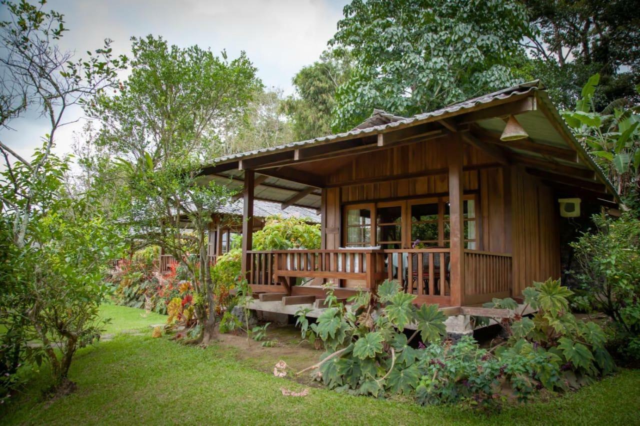 Gardenia Country Inn Tomohon Экстерьер фото